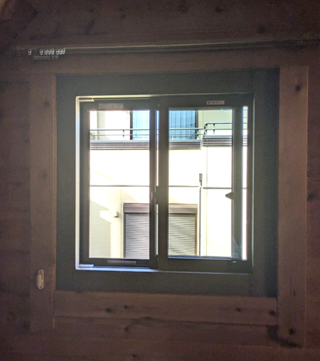 開閉しやすい引違い窓への交換で利便性向上